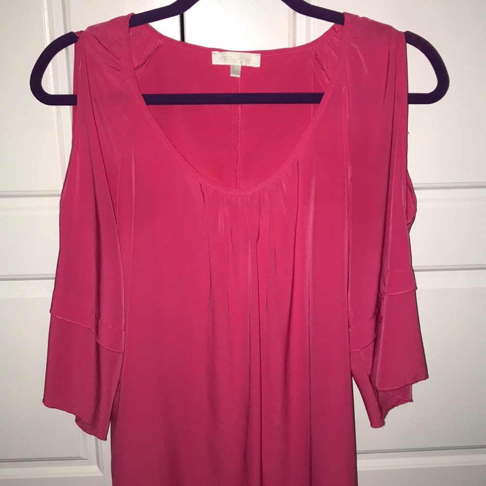 Pink top size small